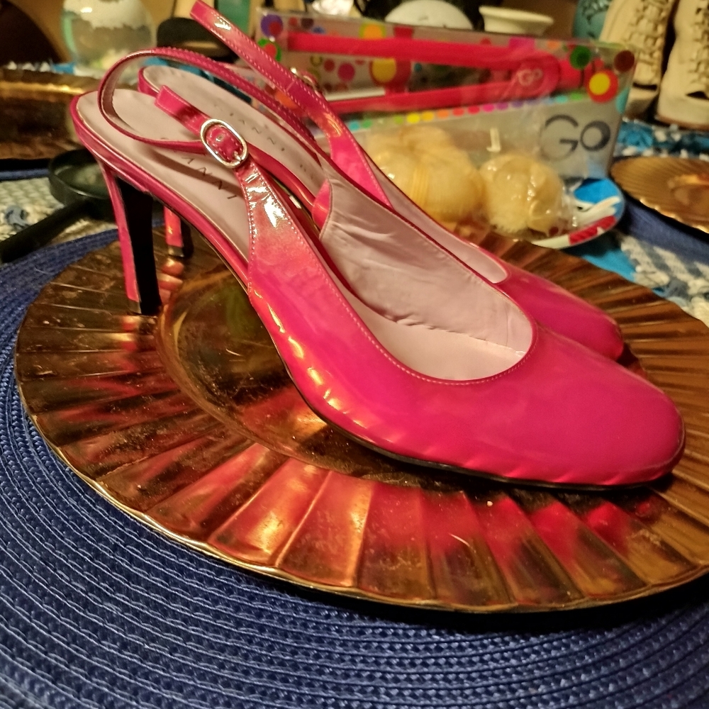Heels - Picture 2 of 8